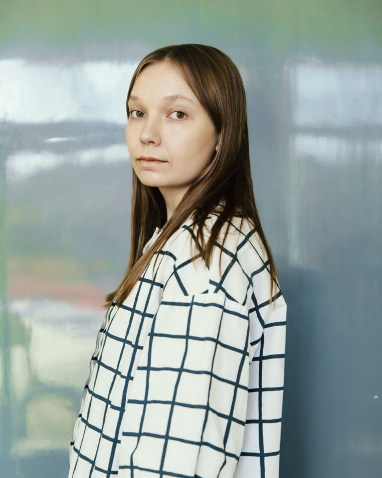 Aino Vähäpesola
