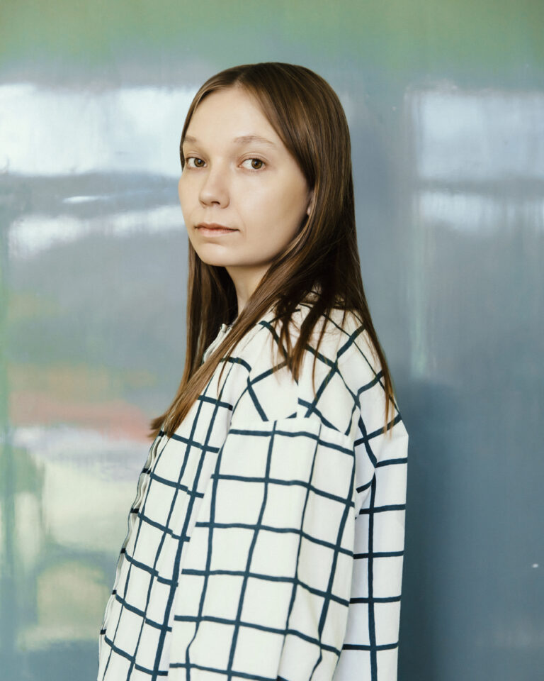 Aino Vähäpesola